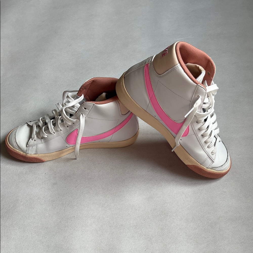 Nike Women's Pink and Cream Sneakers